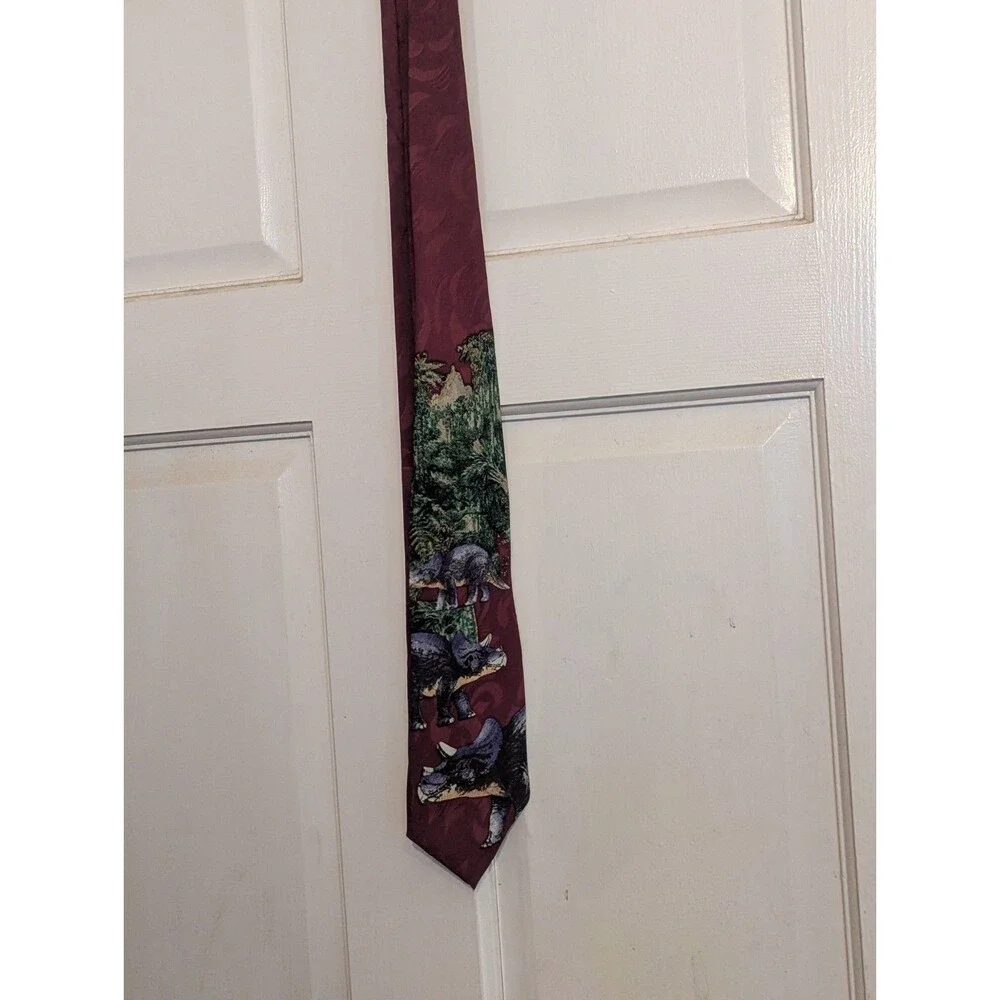 Vtg 1993 Jurassic Park Triceratops Necktie MBP Maroon Dinosaur Movie Promo Tie